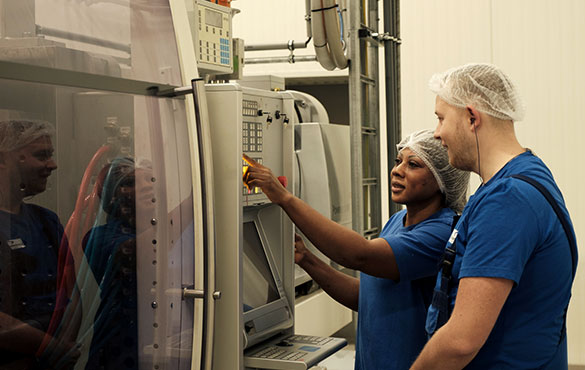 Homepage-feature-banner-workers-talking