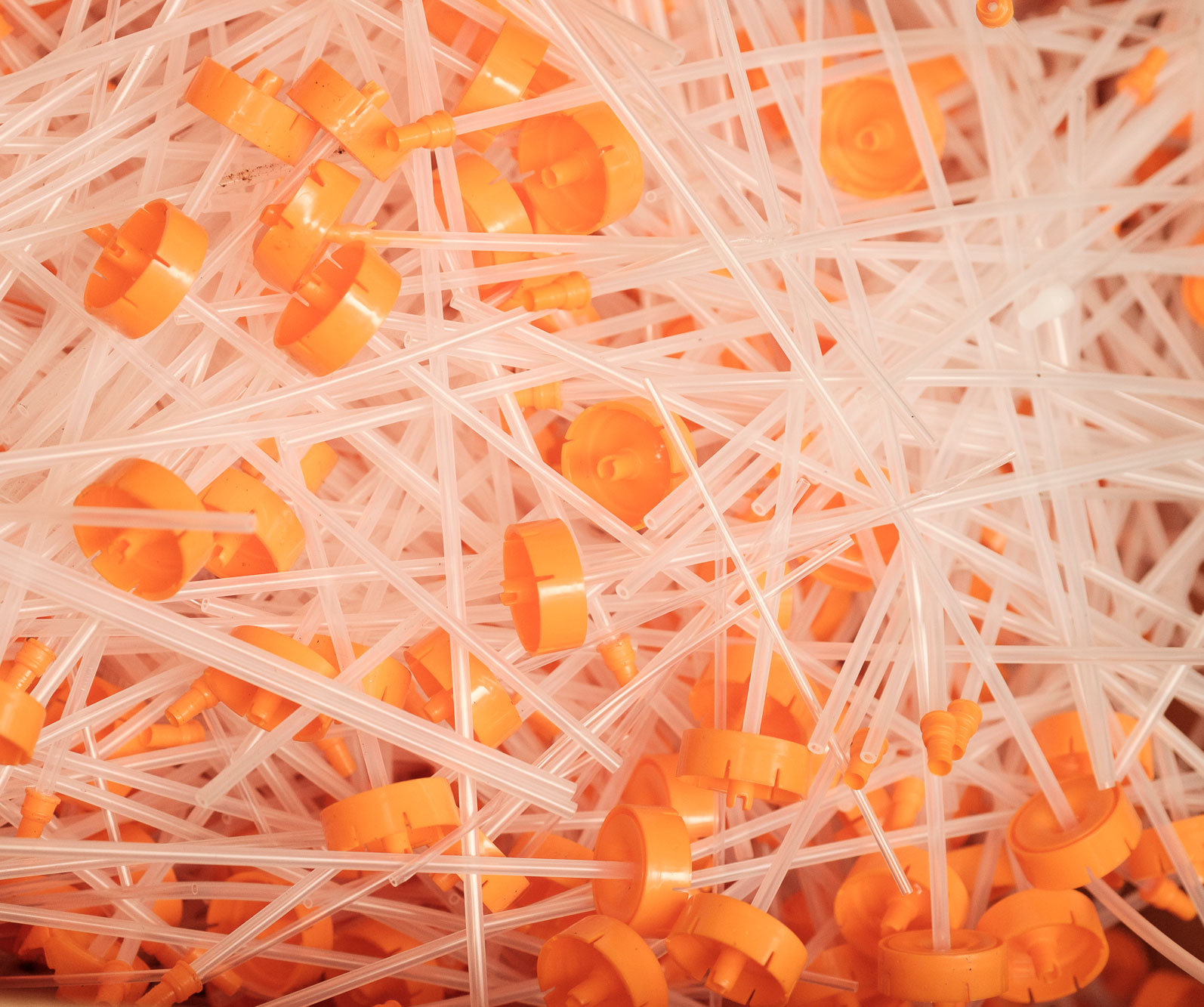 Who-we-are-products-spotlight-straws